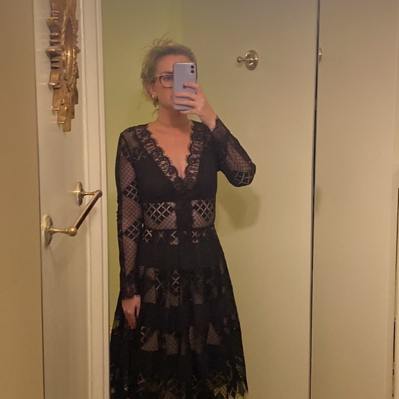 Gorgeous black cream lace dress - Picture 10 of 15
